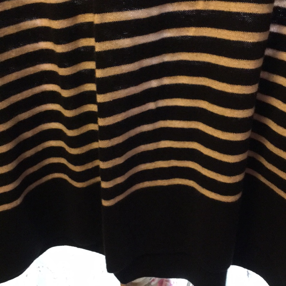 Sweater - Picture 3 of 3